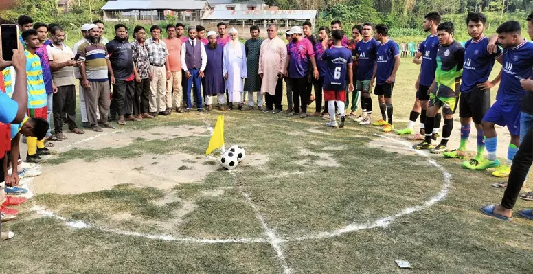 ভেড়ামারায় মনি কাপ ফুটবল টুর্নামেন্ট অনুষ্ঠিত ভেড়ামারায় মনি কাপ ফুটবল টুর্নামেন্ট অনুষ্ঠিত