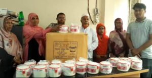 কুমারখালীতে টিফিন বক্স বিতরণ