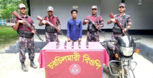 কুষ্টিয়ায় বিজিবির অভিযানে ফেন্সিডিল সহ হৃদয় আহম্মেদ আটক