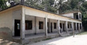 খোকসার আমলাবাড়ী মাধ্যমিক বিদ্যালয়ে শিক্ষক নিয়োগে বাণিজ্যের অভিযোগ, পরীক্ষা স্থগিত