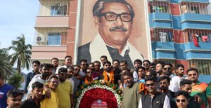 বঙ্গবন্ধুর প্রতিকৃতিতে শ্রদ্ধা জানিয়ে কুষ্টিয়া জেলা স্বেচ্ছাসেবক লীগের নতুন কমিটির যাত্রা শুরু