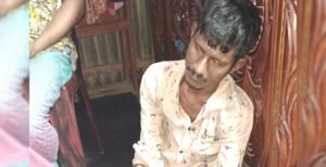 কুষ্টিয়ায় হেলপারের ছুরিকাঘাতে ড্রাইভার হাসপাতালে, জনতার হাতে হেলপার আটক