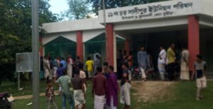 কুমারখালীতে গরু চুরির সালিসে দু'পক্ষের সংঘর্ষে আহত ১০, চেয়ারম্যান অবরুদ্ধ 