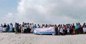 মিরপুরে গোরস্থান রক্ষার দাবিতে মানববন্ধন