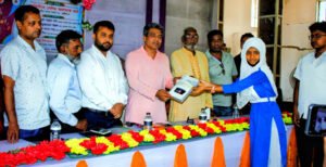 কুমারখালীতে স্মার্ট নাগরিক গঠনে শিক্ষার্থীদের মাঝে ট্যাবলেট পিসি বিতরণ
