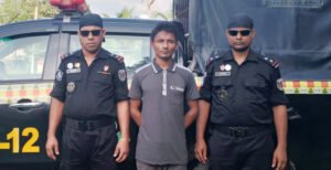 কুষ্টিয়ায় র‌্যাবের অভিযানে ইয়াবা সহ মাদক ব্যবসায়ী রয়েল আহমেদ গ্রেফতার