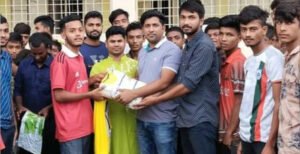 মিরপুরে খেলোয়াড়দের মাঝে জার্সি ও ফুটবল বিতরণ