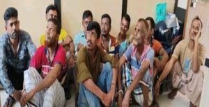 কুমারখালীতে ডিবির অভিযানে ১০ জুয়াড়ি আটক