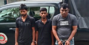 কুষ্টিয়ায় মাদক বিরোধী অভিযানে ফেন্সিডিল সহ আটক-৩