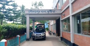 দৌলতপুরে তিনজনকে পুড়িয়ে হত্যা মামলার বাদীপক্ষের চারজন গরু চুরির অভিযোগে কারাগারে 