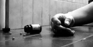 কুষ্টিয়ায় বাবাকে খেতে দেওয়াকে কেন্দ্র করে স্বামী-স্ত্রীর বাকবিতণ্ডায় অভিমানে স্বামীর আত্মহত্যা!