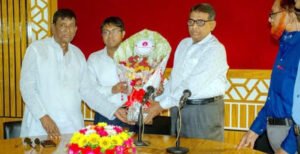 কুষ্টিয়া সদর উপজেলা নবাগত নির্বাহী কর্মকর্তাকে মুক্তিযুদ্ধ সংগঠনিক কমান্ডের ফুলেল শুভেচ্ছা
