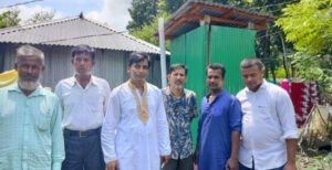 আলামপুর দাসপাড়ায় ১৭ টি দলিত পরিবারের মাঝে স্বাস্থ্যসম্মত পায়খানা প্রদান