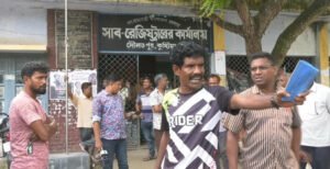 দৌলতপুর সাব-রেজিস্ট্রি অফিস নিয়ে অভিযোগের শেষ নেই