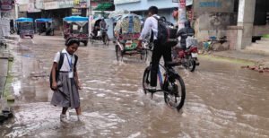 কুষ্টিয়ায় একটু বৃষ্টিতে তলিয়ে যায় সড়ক, দুর্ভোগ চরমে
