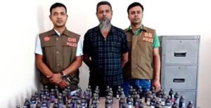 দৌলতপুরে ডিবি’র হাতে ফেনসিডিল সহ মাদক ব্যবসায়ী রবিউল ইসলাম আটক