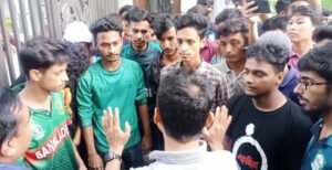 ইবির প্রধান ফটকে তালা