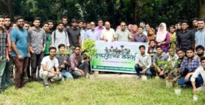পরিবেশ রক্ষায় ইবি’র লোকপ্রশাসন বিভাগের বৃক্ষরোপণ কর্মসূচি