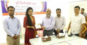 কুষ্টিয়ায় গণপূর্ত পরিবারের কৃতি শিক্ষার্থীদের সংবর্ধনা প্রদান