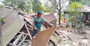 ঘর ভাঙচুর ও চাচার অত্যাচারে অতিষ্ঠ ভাতিজা