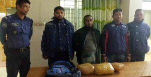 দৌলতপুর থানা পুলিশের অভিযানে ৩ কেজি গাঁজা সহ আটক ১