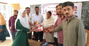 দৌলতপুরে শেখ রাসেল কুইজ প্রতিযোগিতায় বিজয়ীদের মাঝে পুরস্কার বিতরণ