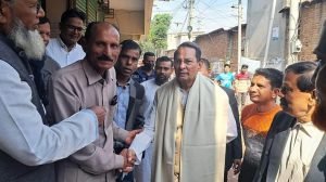 প্রতীক পাওয়ার দুই দিন পর এলাকায় ইনু, পাশে নেই আওয়ামী লীগের নেতারা