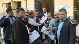 কুষ্টিয়ায় এ্যাড. অপু’র নেতৃত্বে লিফলেট বিতরণ