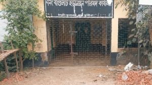 কুমারখালীতে ইউপি পরিষদের পুরাতন কার্যালয়ে নৌকার অফিস