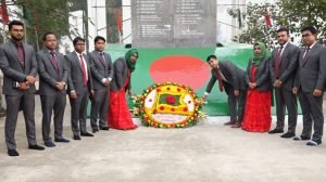 কুষ্টিয়ায় মহান বিজয় দিবসে জেলা প্রশাসক ও জেলা পুলিশের শ্রদ্ধাঞ্জলি