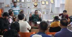 মিরপুরে পূজা উদযাপন পরিষদের নেতাকর্মীদের সাথে কামারুলের মতবিনিময়
