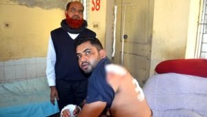 খোকসায় দুর্বৃত্তের হামলায় এনজিও ব্যবস্থাপক আহত
