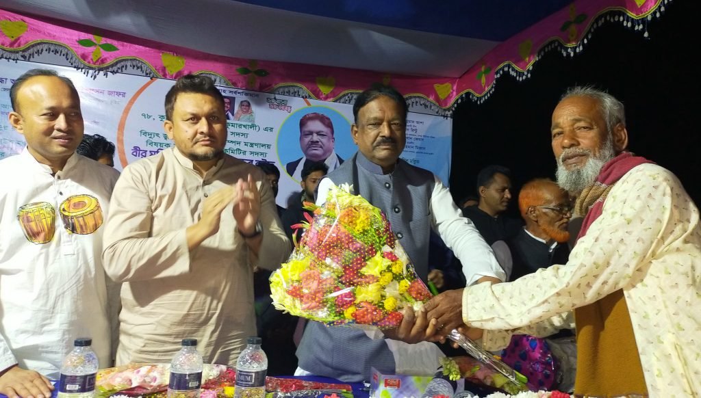 01 1 কুমারখালীতে এমপি আব্দুর রউফকে সংবর্ধণা প্রদান শেখ হাসিনার হাতে দেশের মানুষ ভাল আছে : আব্দুর রউফ এমপি