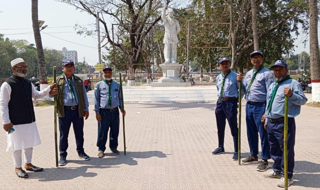 দৌলতপুরের চলিশোর্ধ্ব স্কাউটারদের পায়ে হেঁটে ৫০ কিলোমিটার পথ পরিভ্রমণ 11 দৌলতপুরের চলিশোর্ধ্ব স্কাউটারদের পায়ে হেঁটে ৫০ কিলোমিটার পথ পরিভ্রমণ