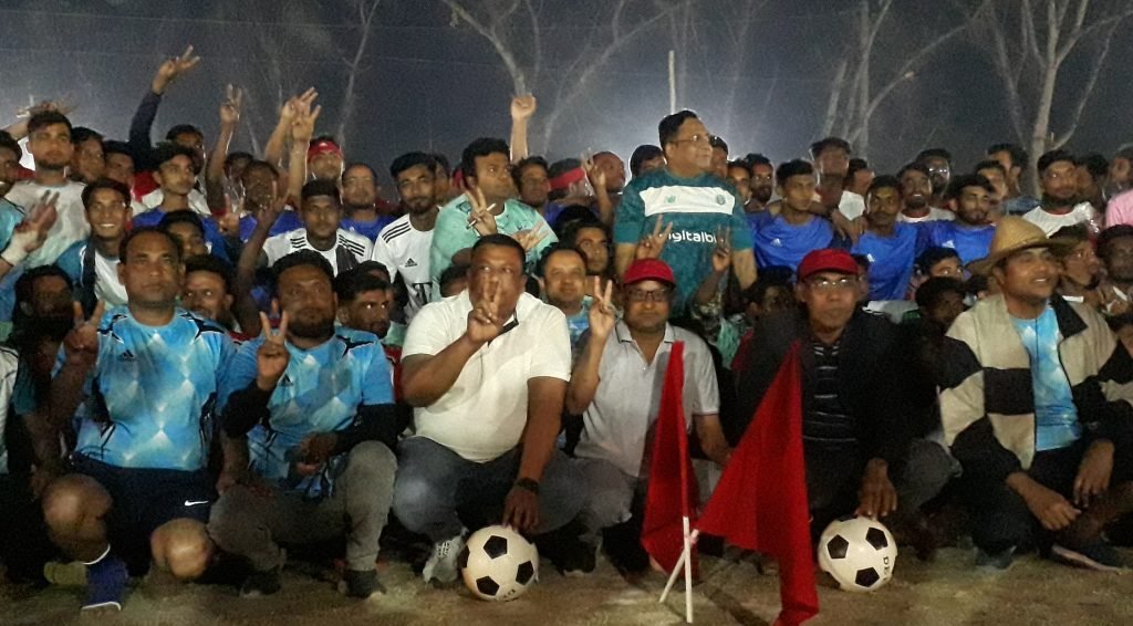 15 3 মিনাপাড়ায় কাউন্সিলর কাপ নাইট ফুটবল টুর্নামেন্টে’র উদ্বোধন