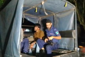 দৌলতপুরে মাদক সহ যুবককে আটকে পুলিশে দিলেন জনতা 