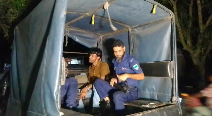 দৌলতপুরে মাদক সহ যুবককে আটকে পুলিশে দিলেন জনতা 