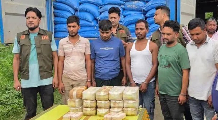 ইয়াবা নিয়ে খাজানগরের মুজাই ড্রাইভার সহ আটক ৫ 