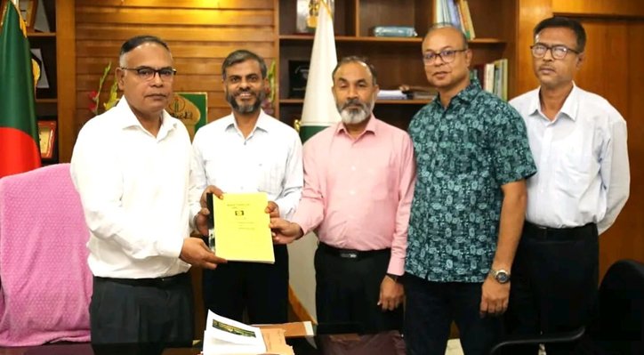 ইসলামী বিশ্ববিদ্যালয়ের আসন্ন অর্থবছরের বাজেট হস্তান্তর