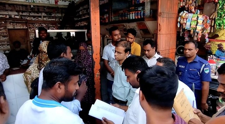 কুমারখালীতে কম মূল্যে নকল ওধুধ বিক্রির অভিযোগে 
