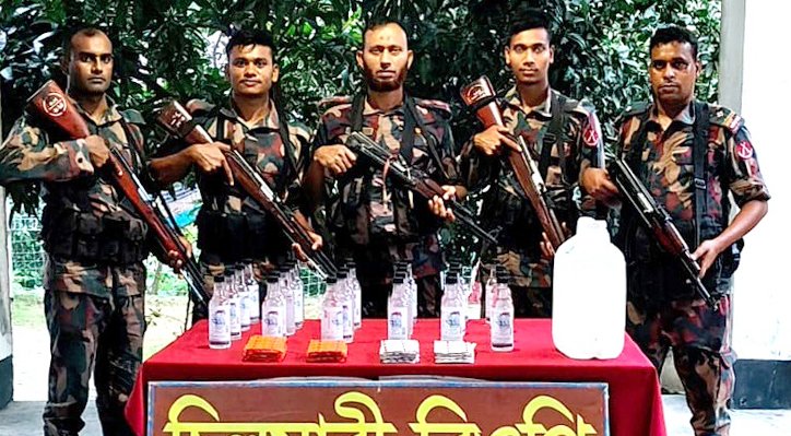 দৌলতপুর সীমান্তে মাদক ও চোরাচালানী মালামাল উদ্ধার