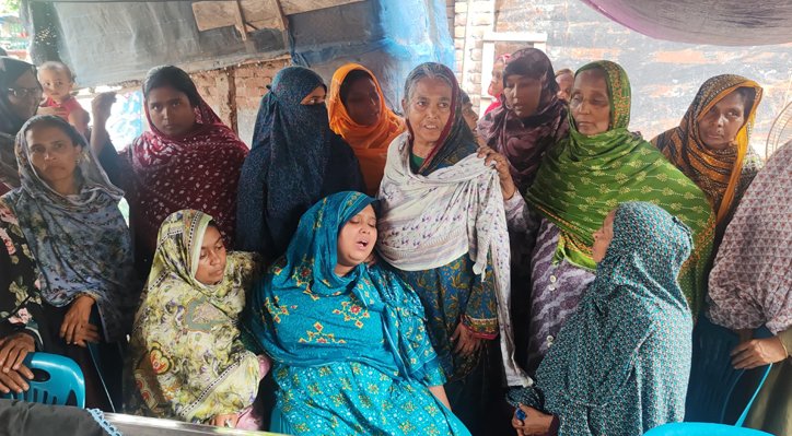 ভেড়ামারায় আর্জেন্টিনা হেরে যাওয়ায় ভ্যানচালকের আত্মহত্যা