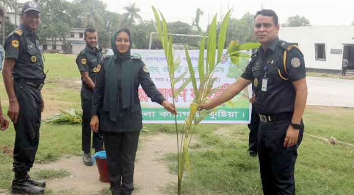 কুষ্টিয়া জেলা কারাগারে বৃক্ষ রোপণ কর্মসূচি