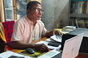 নিজ বিদ্যালয়ের রড চুরির অভিযোগে প্রধান শিক্ষককে শোকজ