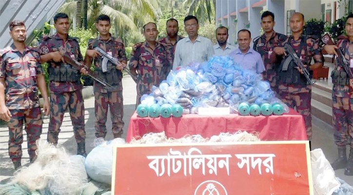 কুষ্টিয়ায় অবৈধ কারেন্ট জাল ও মাদক জব্দ