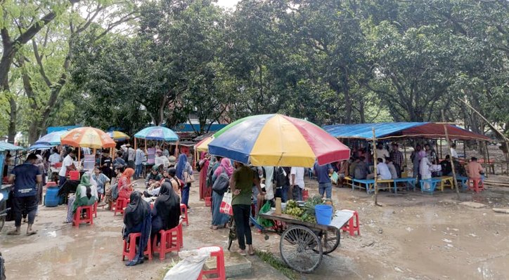 শিক্ষামন্ত্রীর আগমন ঘিরে ইবিতে ভাসমান টং দোকান উচ্ছেদ!