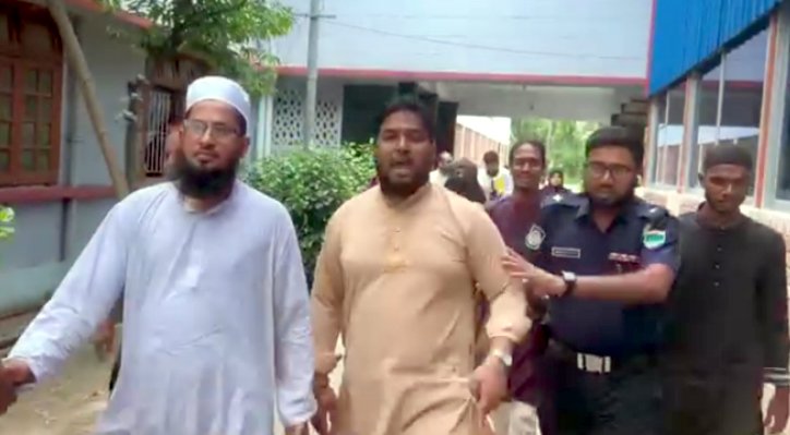 দৌলতপুরে পীর হত্যা মামলায় জামায়াত নেতাসহ দুজন কারাগারে 