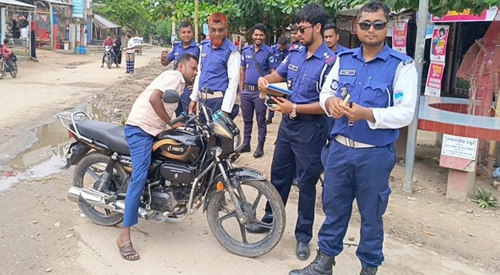 মিরপুরে কাগজপত্রবিহীন যানবাহন আটক