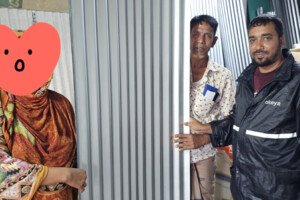 অসহায় পরিবারের পাশে রাশিদা ফাউন্ডেশন, উপহার হিসেবে পেল ঢেউটিন