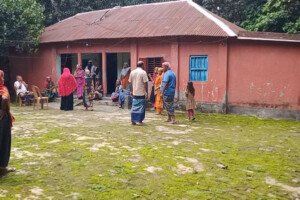 দৌলতপুরে দিনের বেলায় দুর্ধর্ষ চুরি 